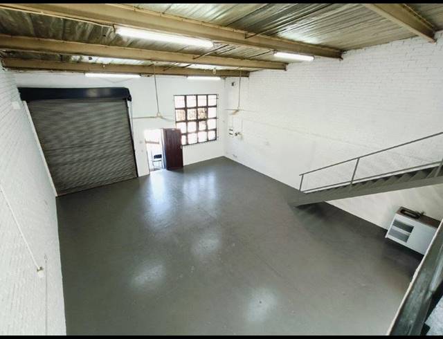 INDUSTRIAL PROPERTY TO RENT IN KAYA SAND